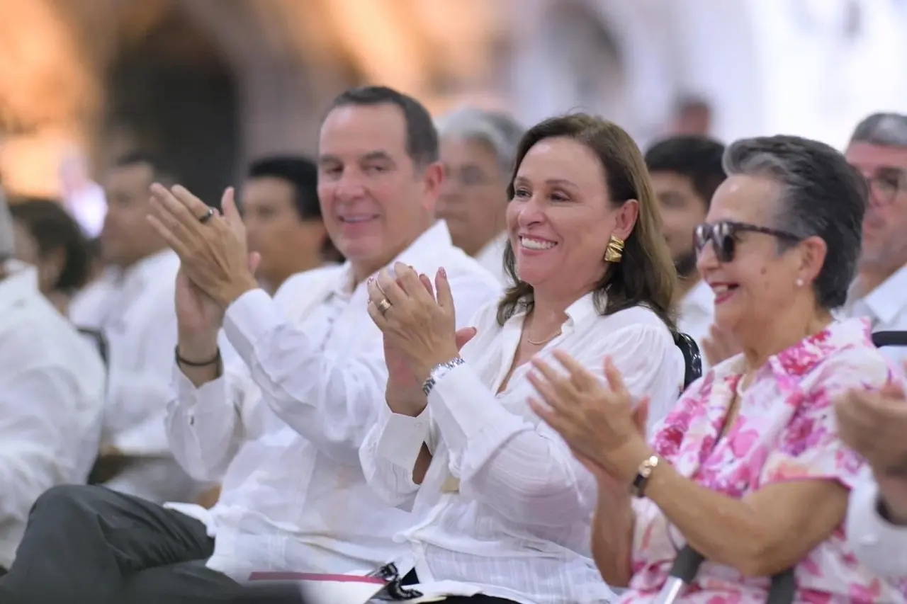 La gobernadora electa de Veracruz, Rocío Nahle, gestiona un aumento en el presupuesto federal 2025, destacando la disciplina financiera de su predecesor y buscando inversiones en infraestructura. Foto: Cortesía