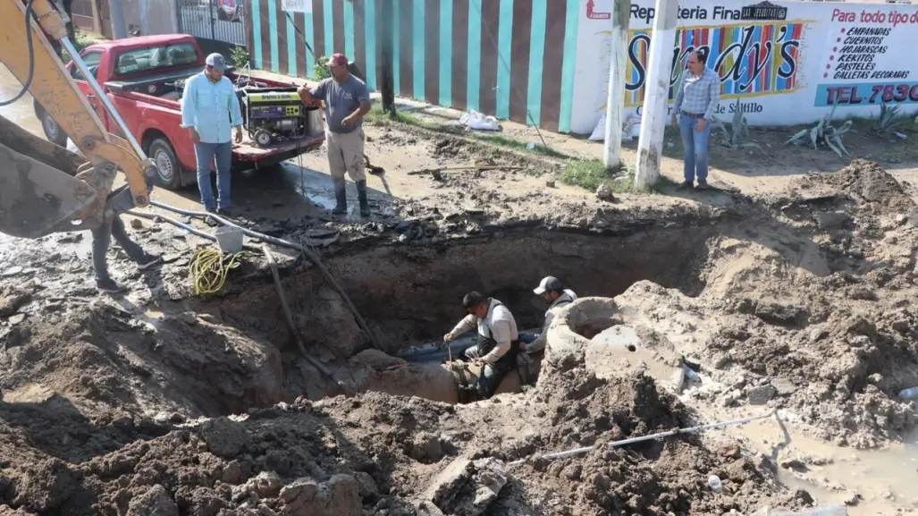 Por reparación de tubería, estas colonias en Piedras Negras se quedan sin agua