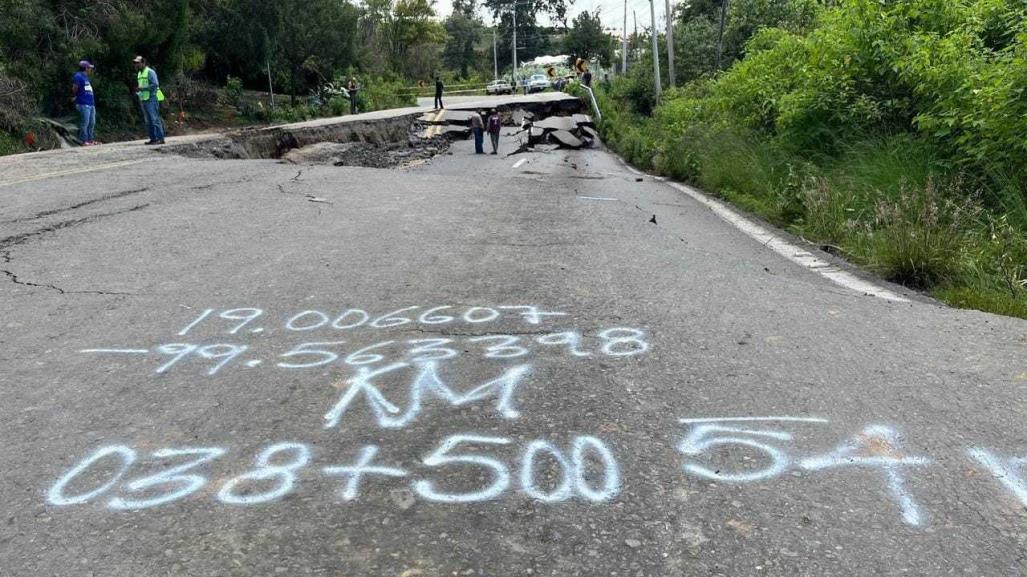 Hundimiento en carretera Tenango-Tenancingo cumple tres días