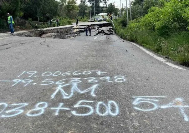 Hundimiento en carretera Tenango-Tenancingo cumple tres días