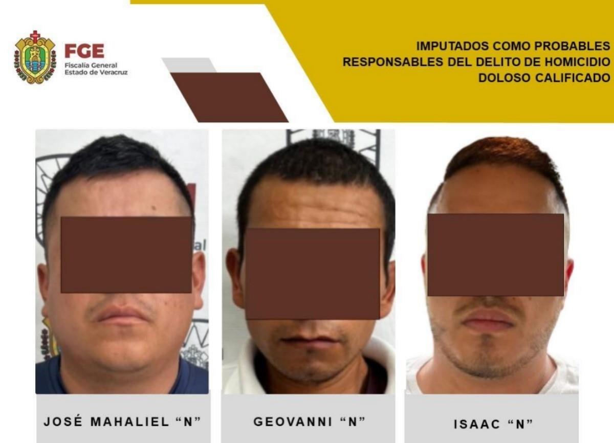 Los tres policías que fueron detenidos por la Fiscalía General de Justicia de Veracruz. Foto: Fiscalía General de Veracruz.