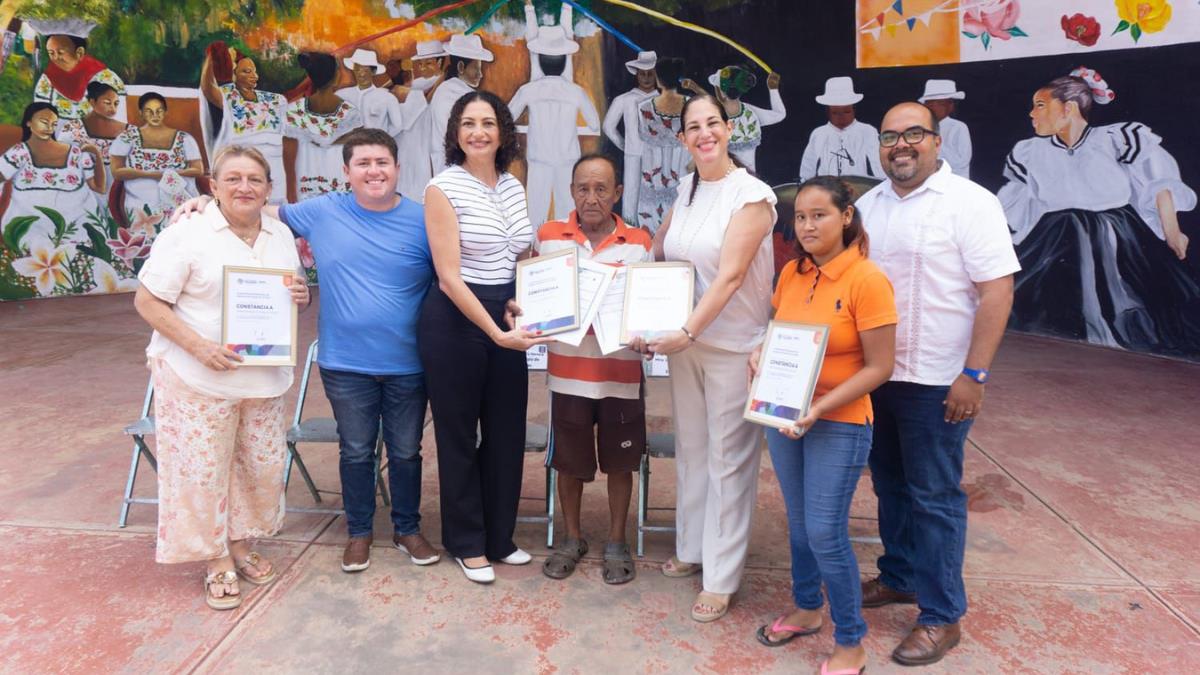 334 personas de 64 municipios de Yucatán terminaron su primaria y secundaria Foto: Cortesía