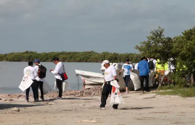 Recolectan casi mil kilos de basura en jornada limpieza de playas en Chelem