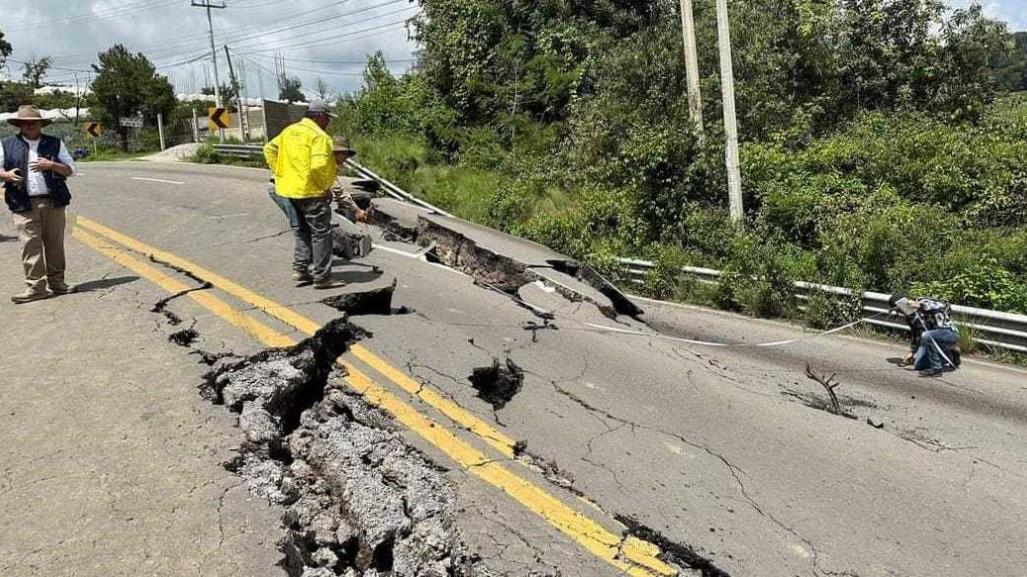 Reparación de hundimiento en carretera Tenango-Tenancingo