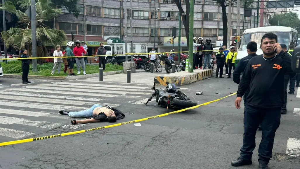 Muere motociclista tras chocar contra unidad de transporte público en la GAM