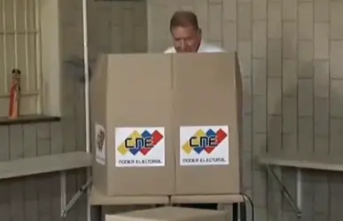 Edmundo González Urrutia vota y asegura que la FANB respetará los resultados