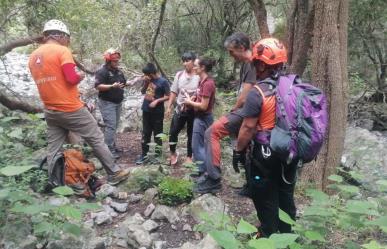 Protección Civil Nuevo León rescata a 4 personas extraviadas en Cerro de la Silla