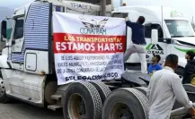 Protestan transportistas en autopista Monterrey-Saltillo; denuncian extorsiones