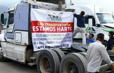 Protestan transportistas en autopista Monterrey-Saltillo; denuncian extorsiones