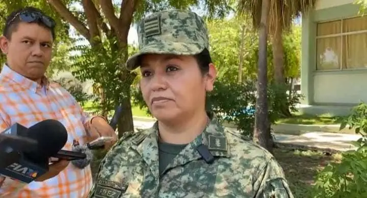 Iraís Pérez López, sargento Primero realiza el diagnóstico y la rehabilitación con Equinoterapia. Foto: Ignacio Aceves