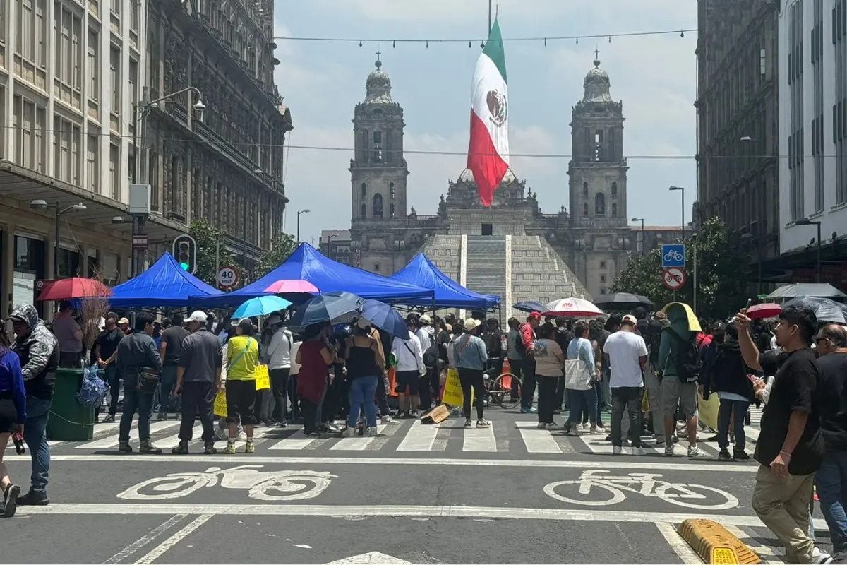 Manifestación de locatarios Plaza Izazaga. Foto: Ramón Ramírez