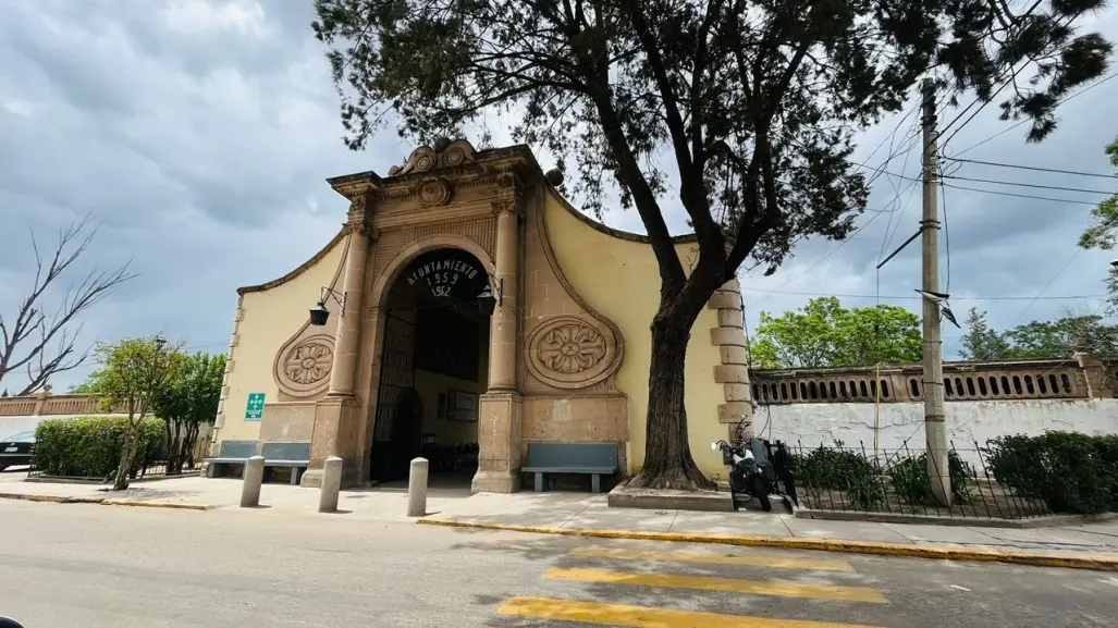 Prohiben  entrada de vehículos al Panteón de Oriente