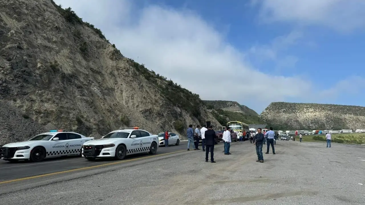 Autopistas detenidos por huelga de transportistas / Foto: Thermokineros de corazón