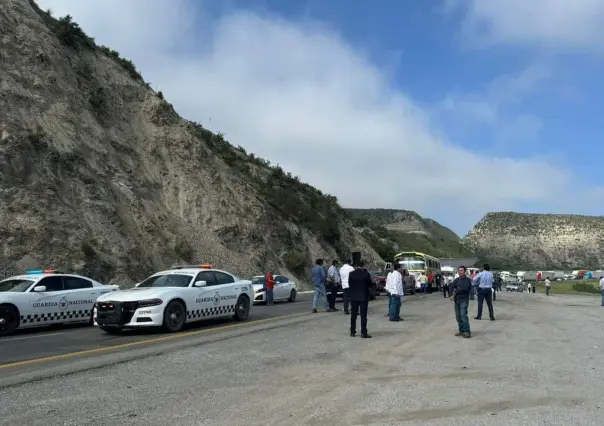 Caos en la Carretera Monterrey-Saltillo por protesta de Transportistas