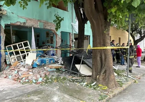 Explota tanque de gas en casa de Benito Juárez; dos mujeres y un perro atendidos