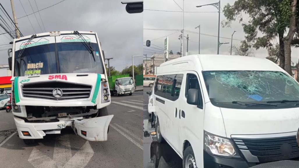 9 Lesionados por choque entre camión y combi en Zaragoza