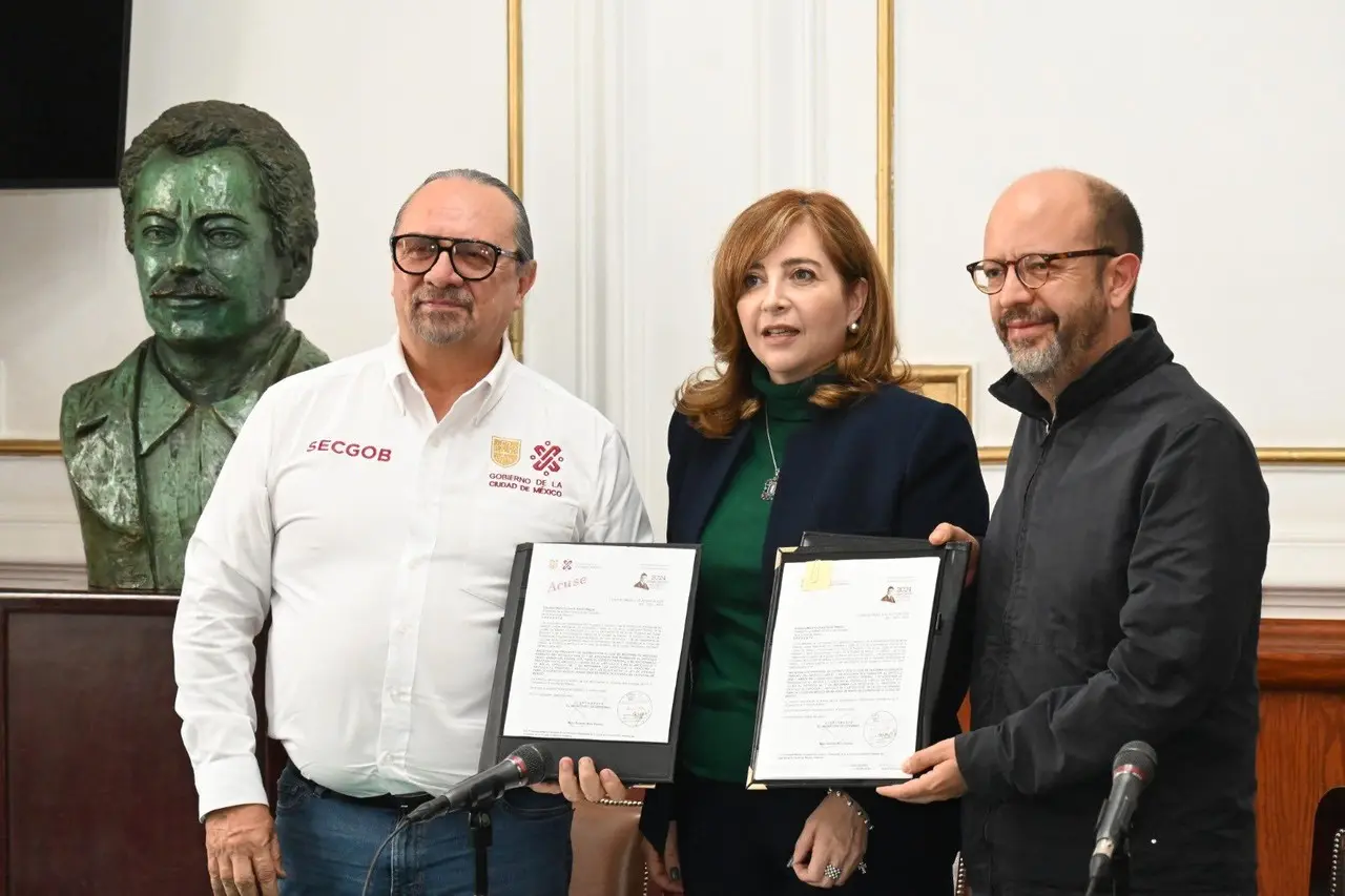 Diputada Gabriela Salido Magos, Inti Muñoz Santin, Ricardo Ruiz Suárez.      Foto: @Congreso_CdMex