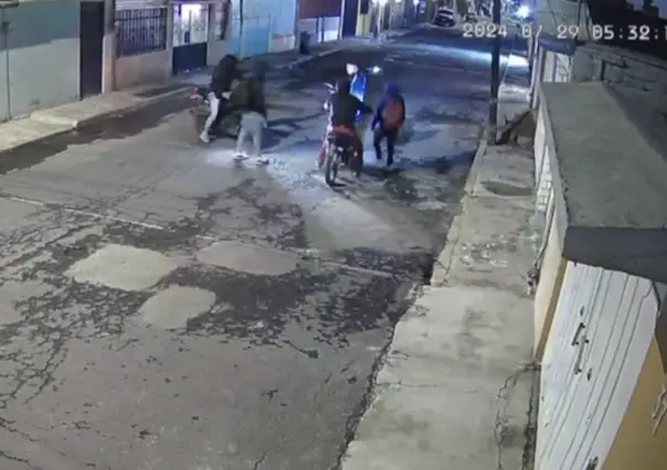 Asalto violento en Coacalco: delicuentes en motocicletas atacan a hombre (VIDEO)