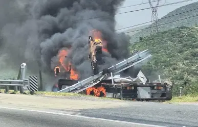 Muere trailero calcinado por descarga eléctrica en carretera Libre Saltillo