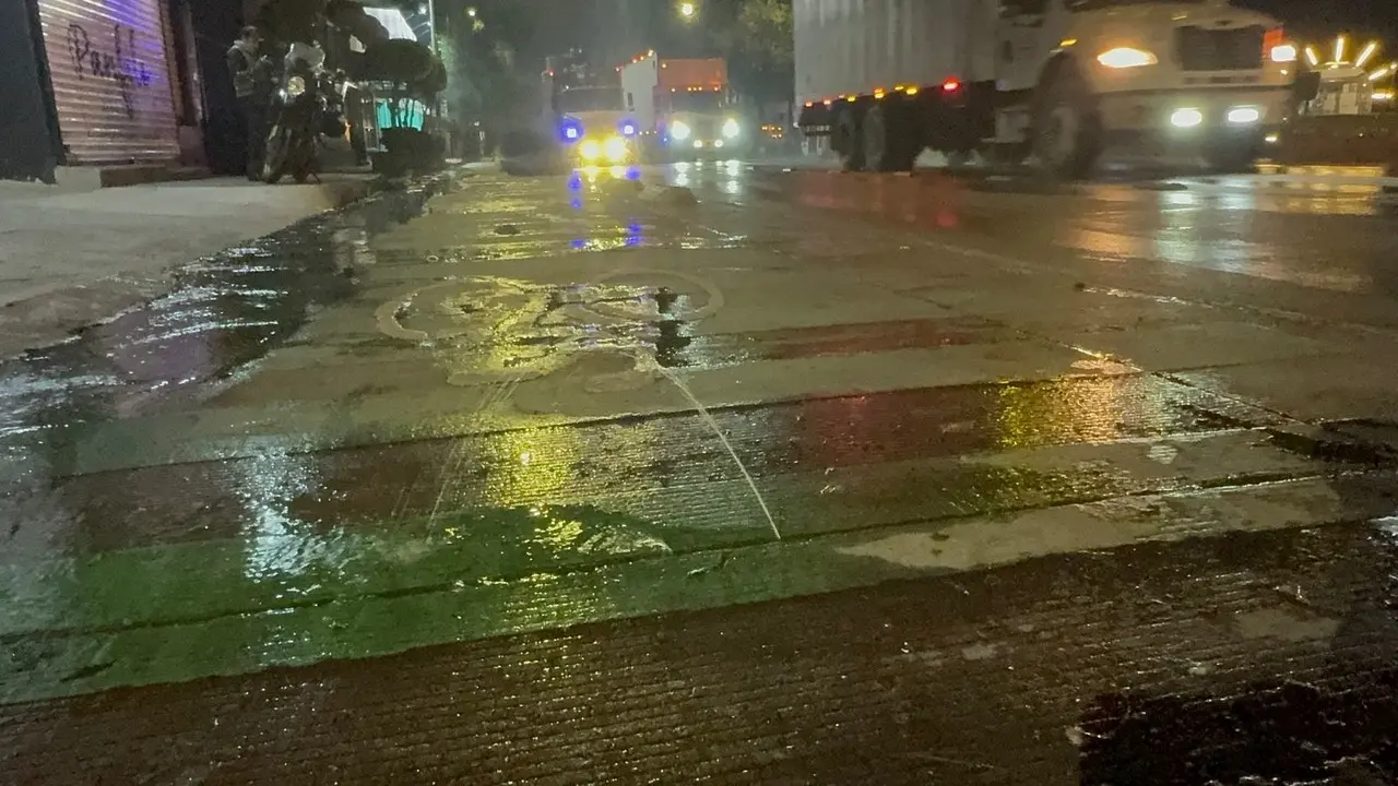 Guga de agua en avenida Revolución. Foto: Ramón Ramírez