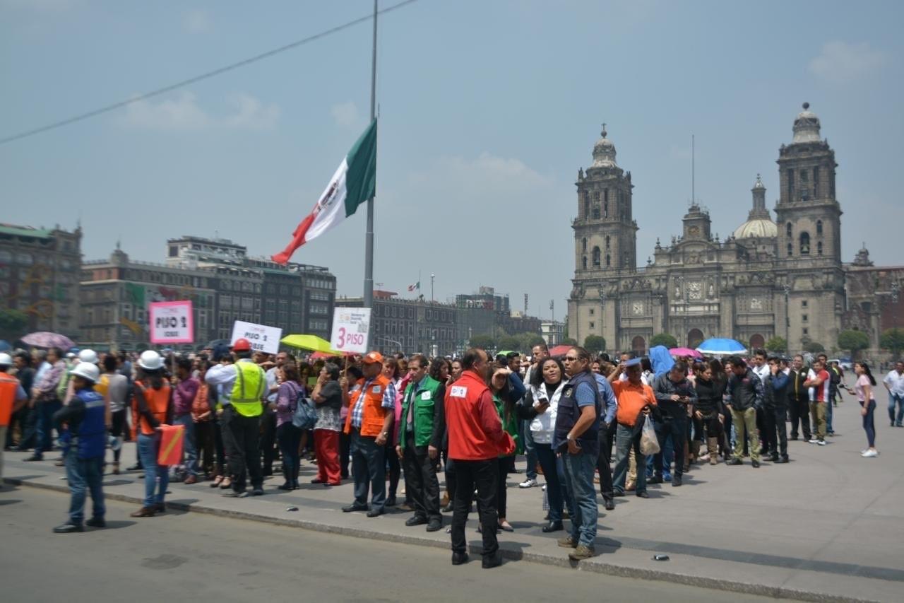 Es importante seguir las indicaciones de Protección Civil en el Simulacro Nacional 2024. Imagen: CNPC