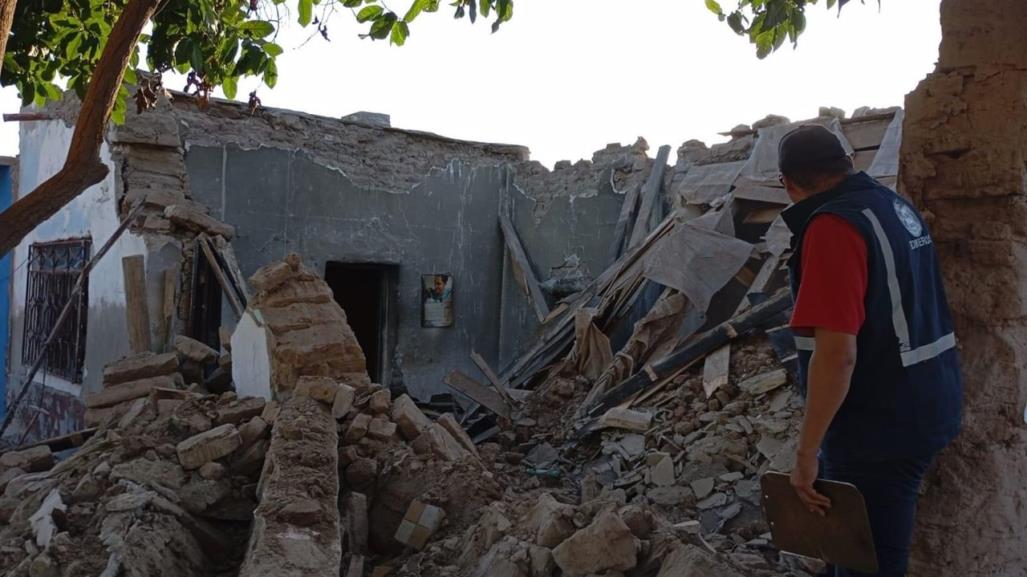 Casa abandonada se viene abajo con indigente dentro mientras dormía