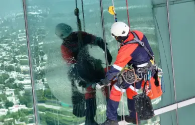 Continúan los trabajos de mantenimiento en Torre Bicentenario