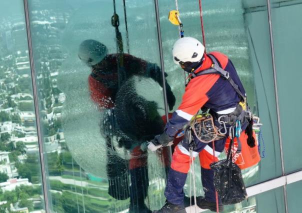 Continúan los trabajos de mantenimiento en Torre Bicentenario