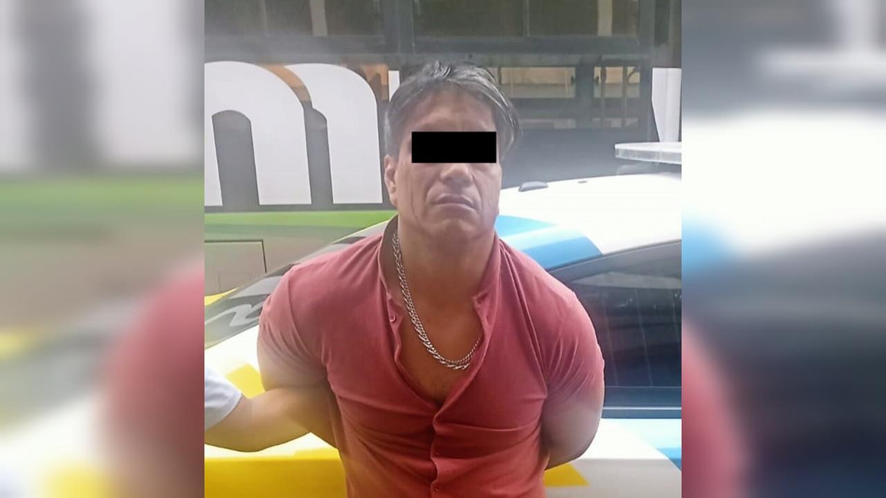 Adrián R., de 40 años, quien es originario de Tabasco. fue detenido por policías de Monterrey. Foto. Policía Monterrey