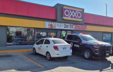 Hombre de la tercera edad asalta oxxo y se lleva 9 mil pesos