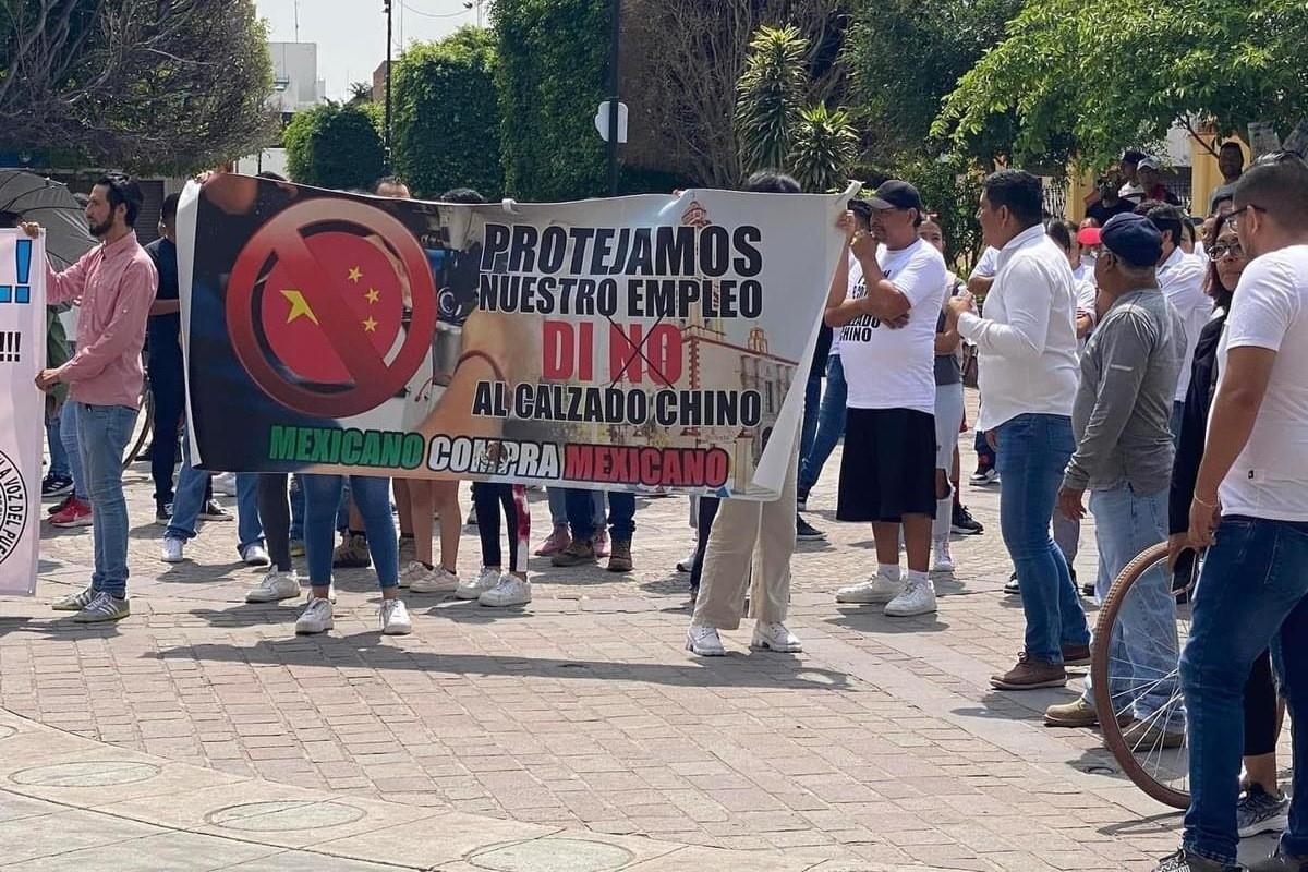 Los zapateros se manifestaron en contra del calzado chino Foto: Especial