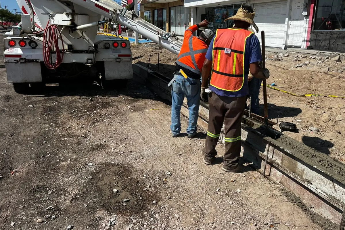 Continúan las reparaciones en el Bulevar Forjadores. Foto: Secretaría de Planeación Urbana, Infraestructura y Movilidad de BCS