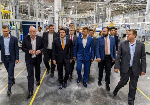 Inaugura Samuel García primera planta de Bosch en Nuevo León