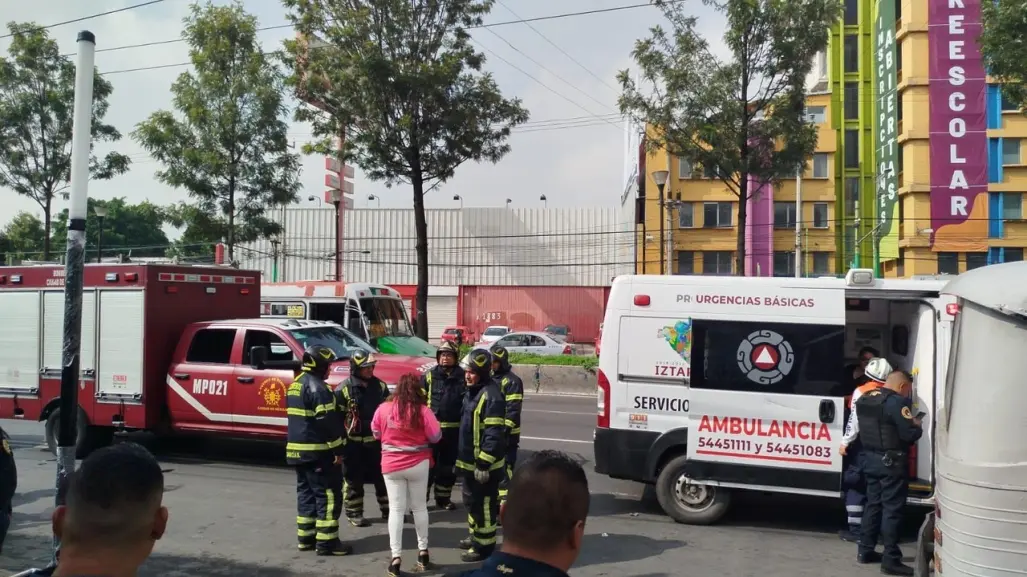 Choque de microbús deja 8 lesionados en Ermita Iztapalapa