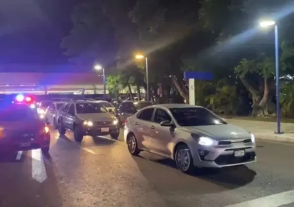 Protestan conductores de Uber contra atropellos del aeropuerto de Cancún