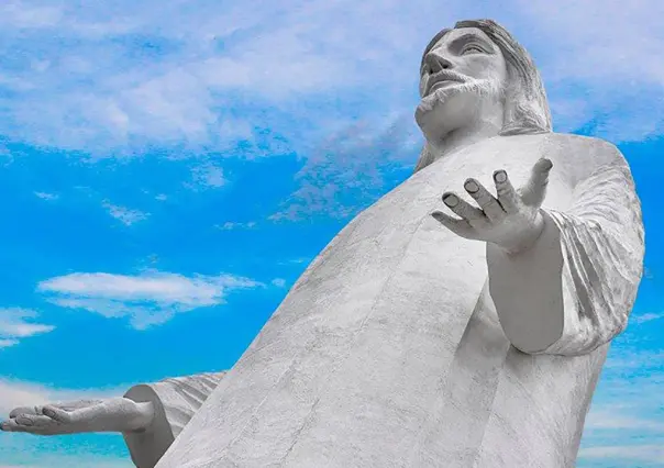 ¡Con 30 metros de altura! Luce majestuoso el Cristo Rey en Tenancingo