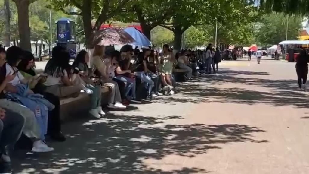 Largas filas para concierto de Humbe en Feria de Durango a horas de que inicie