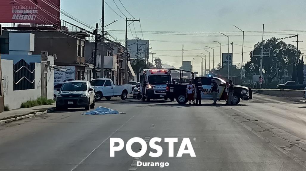 Camión tipo volteo arrolla y mata a un hombre en Circuito Interior