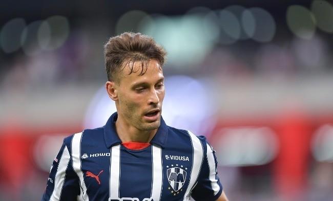 Sergio Canales en un juego para los Rayados de Monterrey en el apertura 2024. Foto: POSTA Deportes.