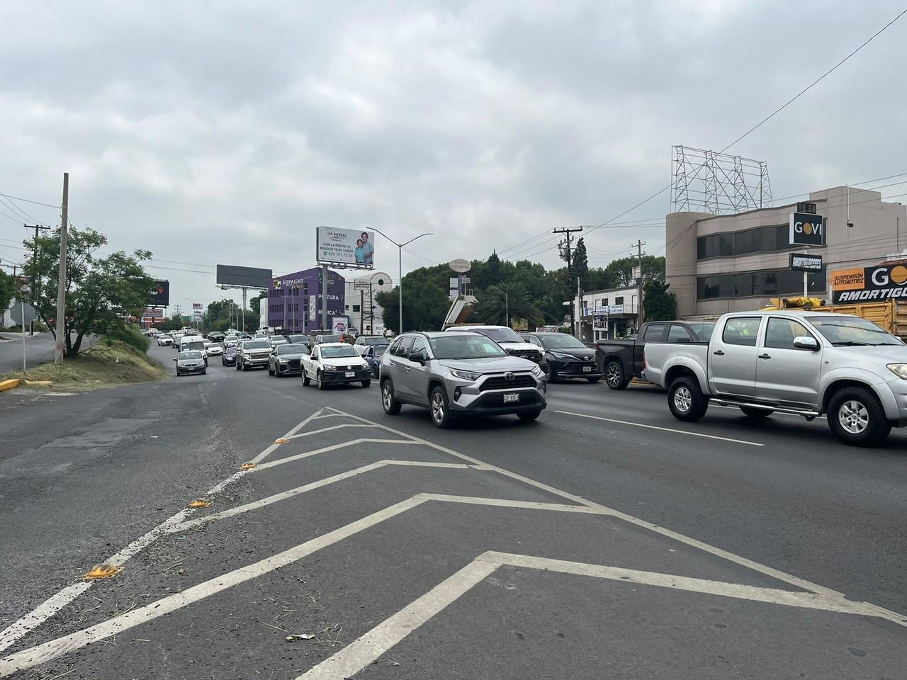 Vehículos en carretera. Foto: Azael Valdés