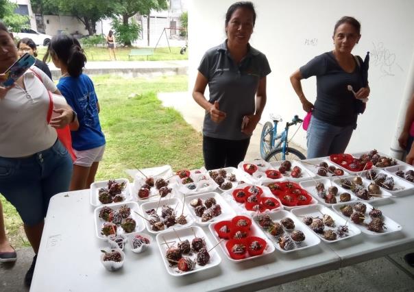 Llevan a cabo cursos de chocolatería y globoflexia en Juárez