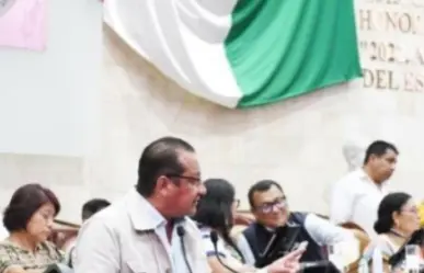 Diputado pide clausurar tiendas Oxxo en Oaxaca por atentar contra salud