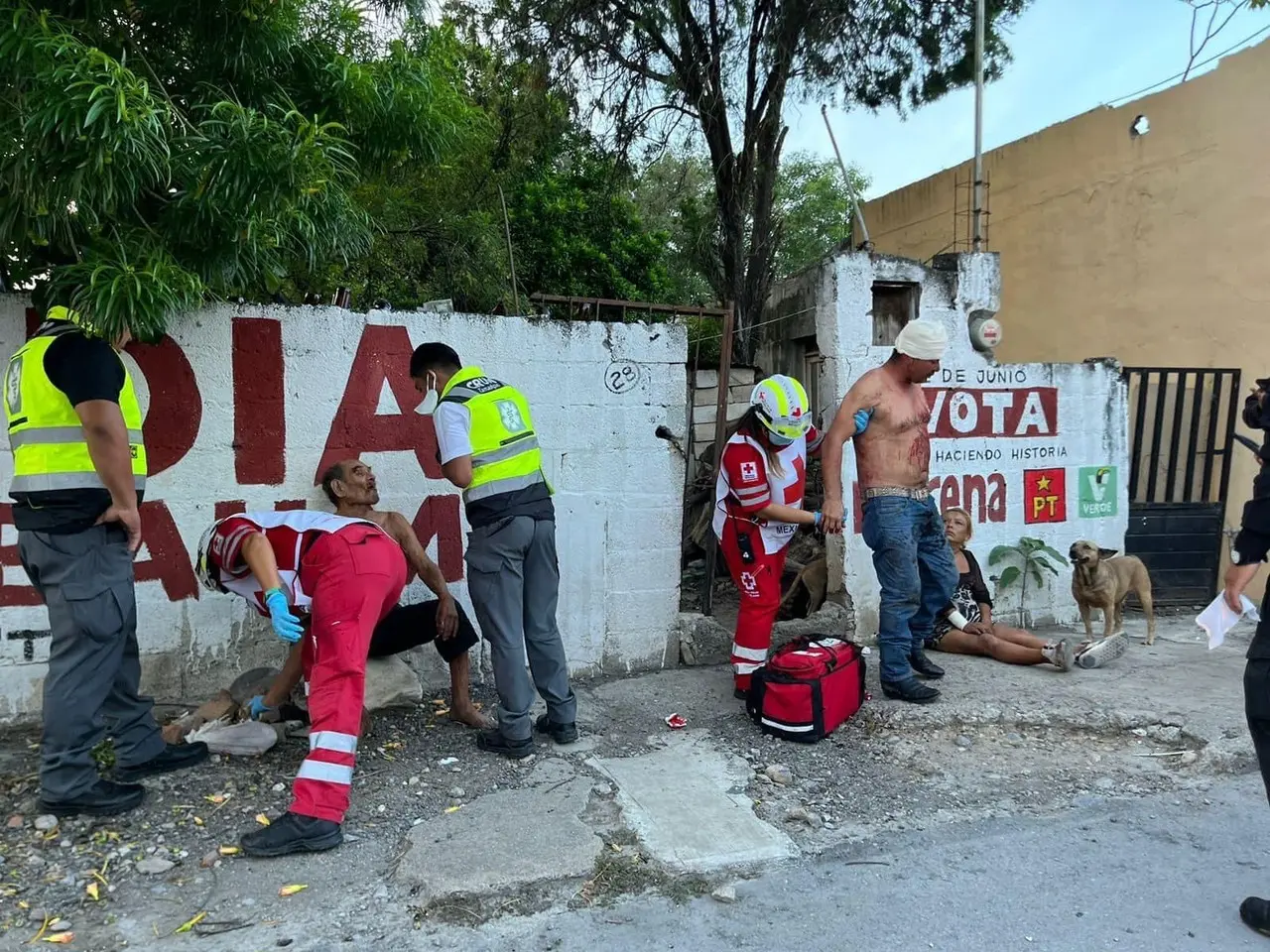 Ebrios discuten y resulta en pleito. Foto: redes sociales