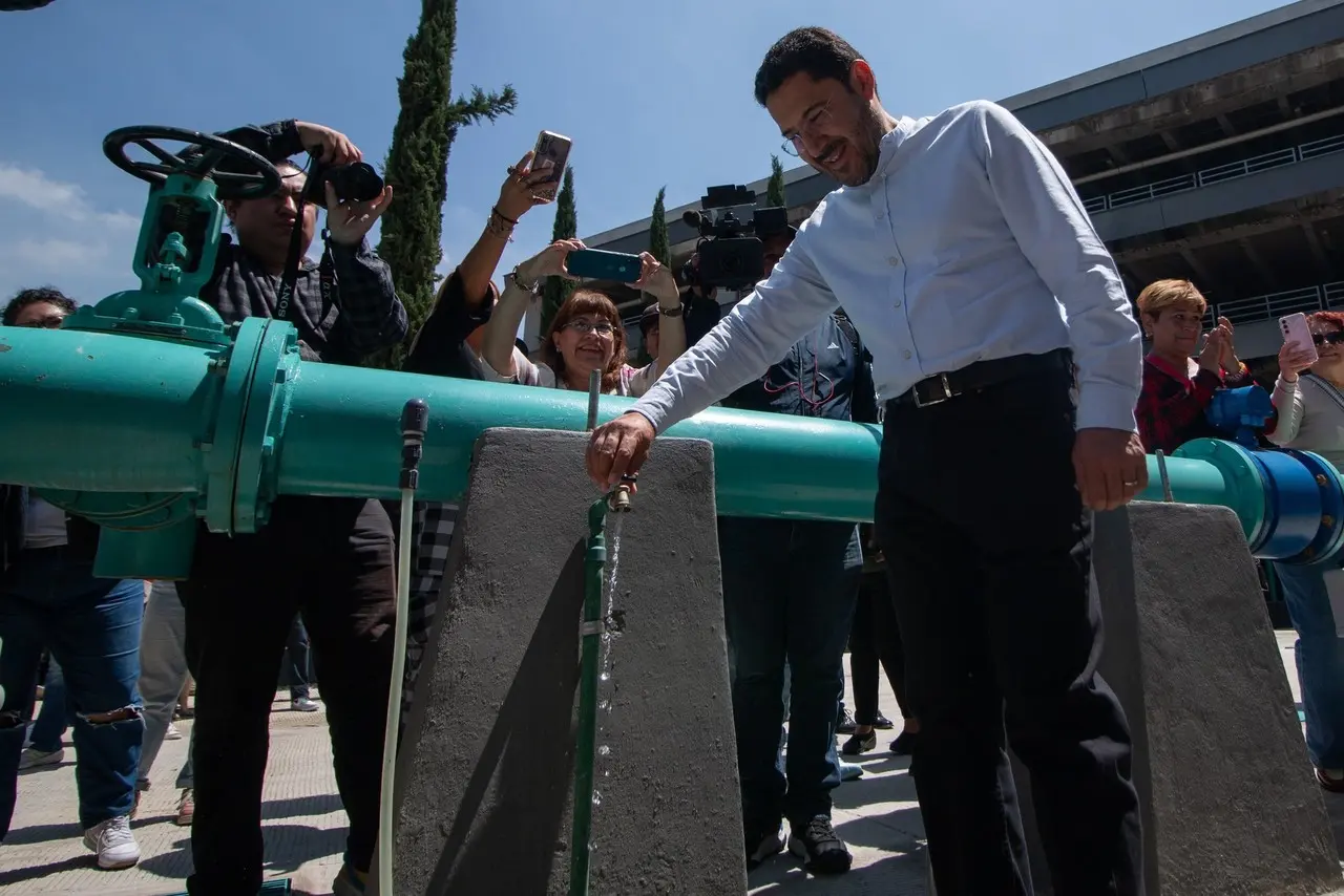 El Jefe de Gobierno en la apertura de nuevo pozo. Foto: @martibatres