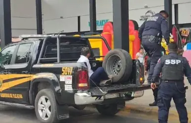 Detienen a hombre por robar carnes frías y queso en supermercado de Mérida