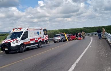 Camioneta invade carril y provoca fuerte encontronazo en la vía Mérida-Campeche