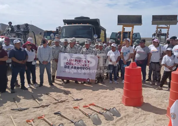 Inician trabajos de limpieza y desazolve de arroyos en Los Cabos