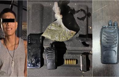 Arrestan a hombre con radio frecuencia, marihuana y arma en Monterrey