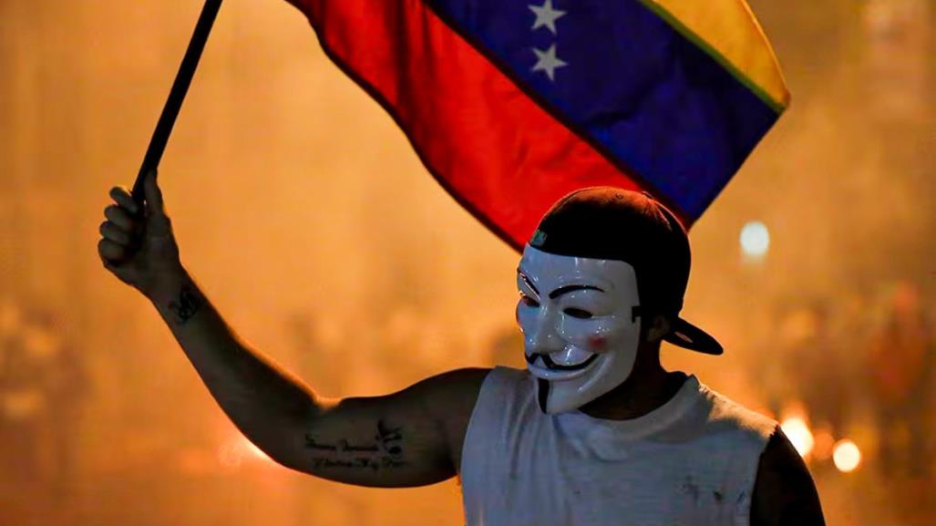 Anonymous advierte a Nicolás Maduro, amenaza con exponer videos