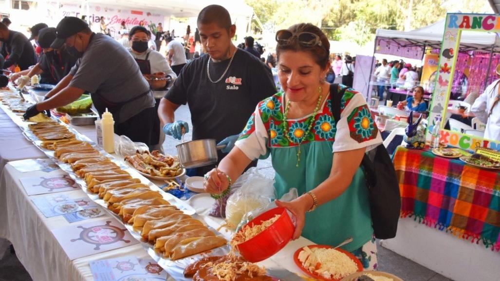 ¿Verdes, rojas o de mole? Asiste a la feria de la enchilada en CDMX